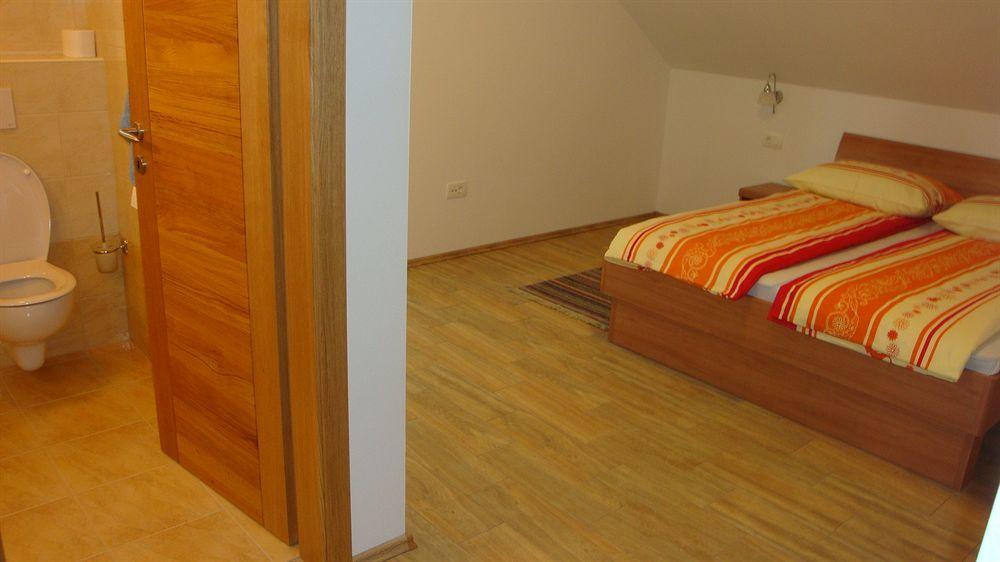 Mesec Zaplana Gasthof Vrhnika