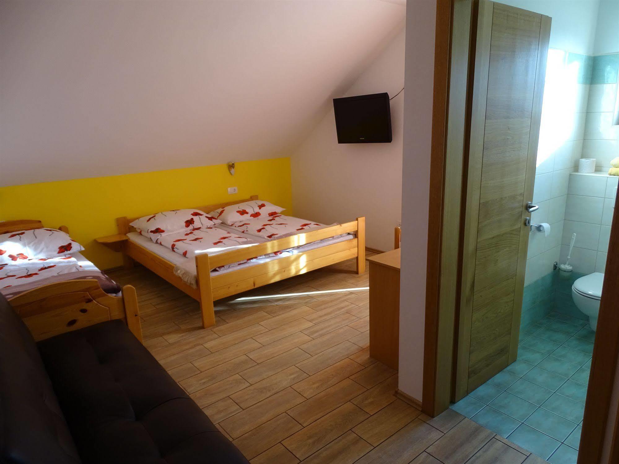 Mesec Zaplana 3* Vrhnika